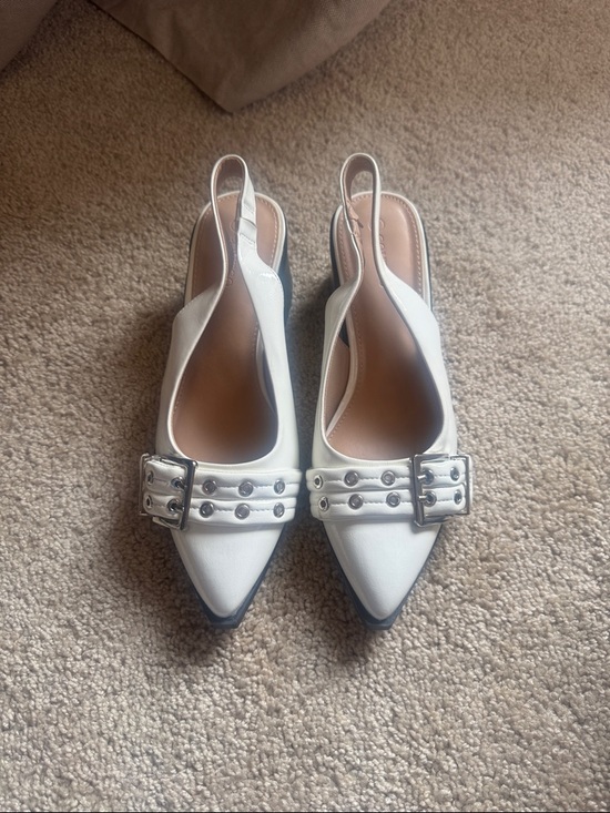 Coutgo Shoes - Pointed White Slingback Flats with Buckle Detail